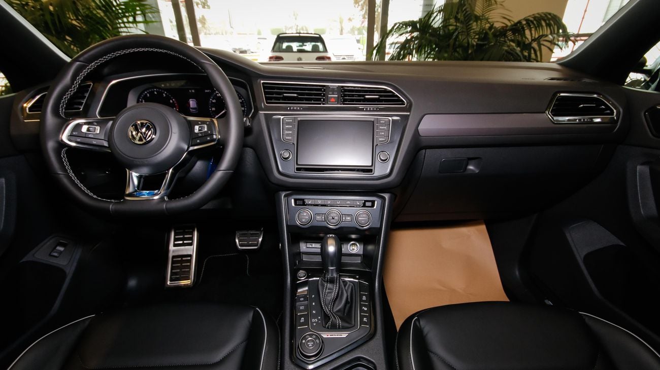 فولكس واجن تيجوان R Line  2.0 TSI 4MOTION