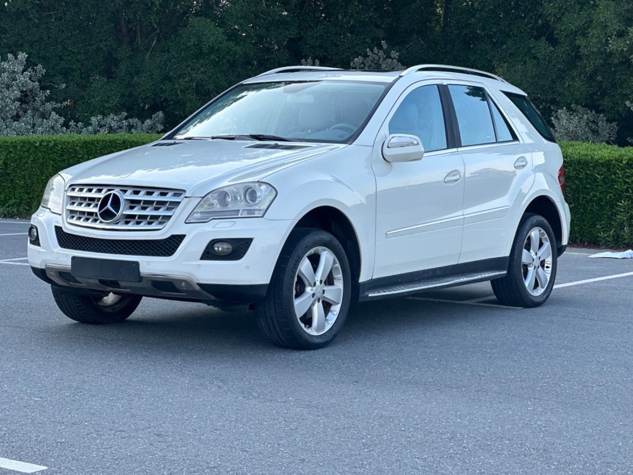 Mercedes-Benz ML 350 MODEL 2009 GCC CAR PERFECT CONDITION INSIDE AND OUTSIDE FULL OPTION SUN ROOF