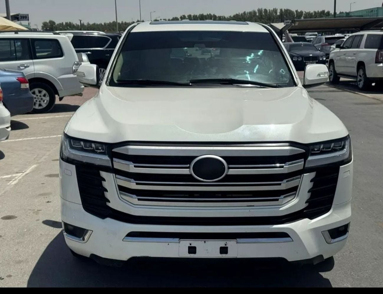 تويوتا لاند كروزر Toyota land cruser GXR 2009 facelifted 2025 V8 4.6 petrol Engin  colour white push start transmissio