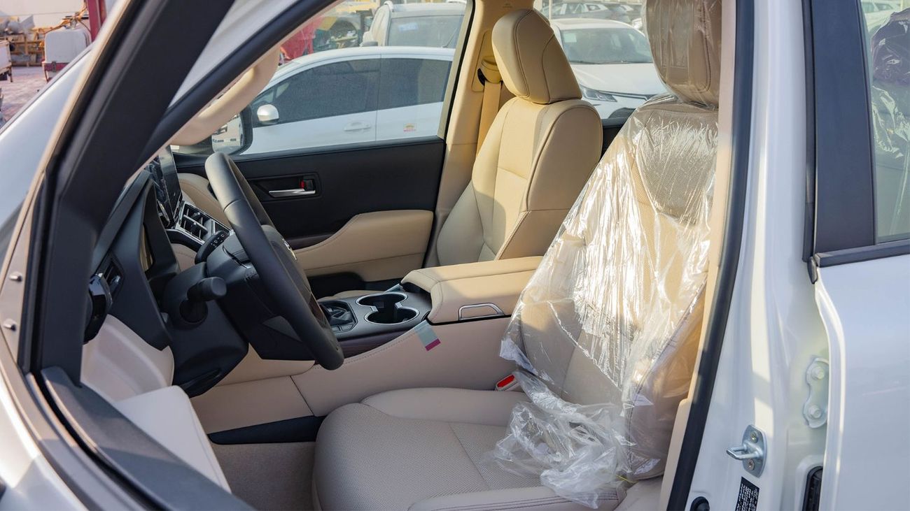 تويوتا لاند كروزر 2026 Toyota Land Cruiser 300 GXR 3.5L AT Petrol (White)