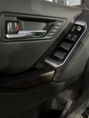 Toyota Land Cruiser 4.0L Black Edition