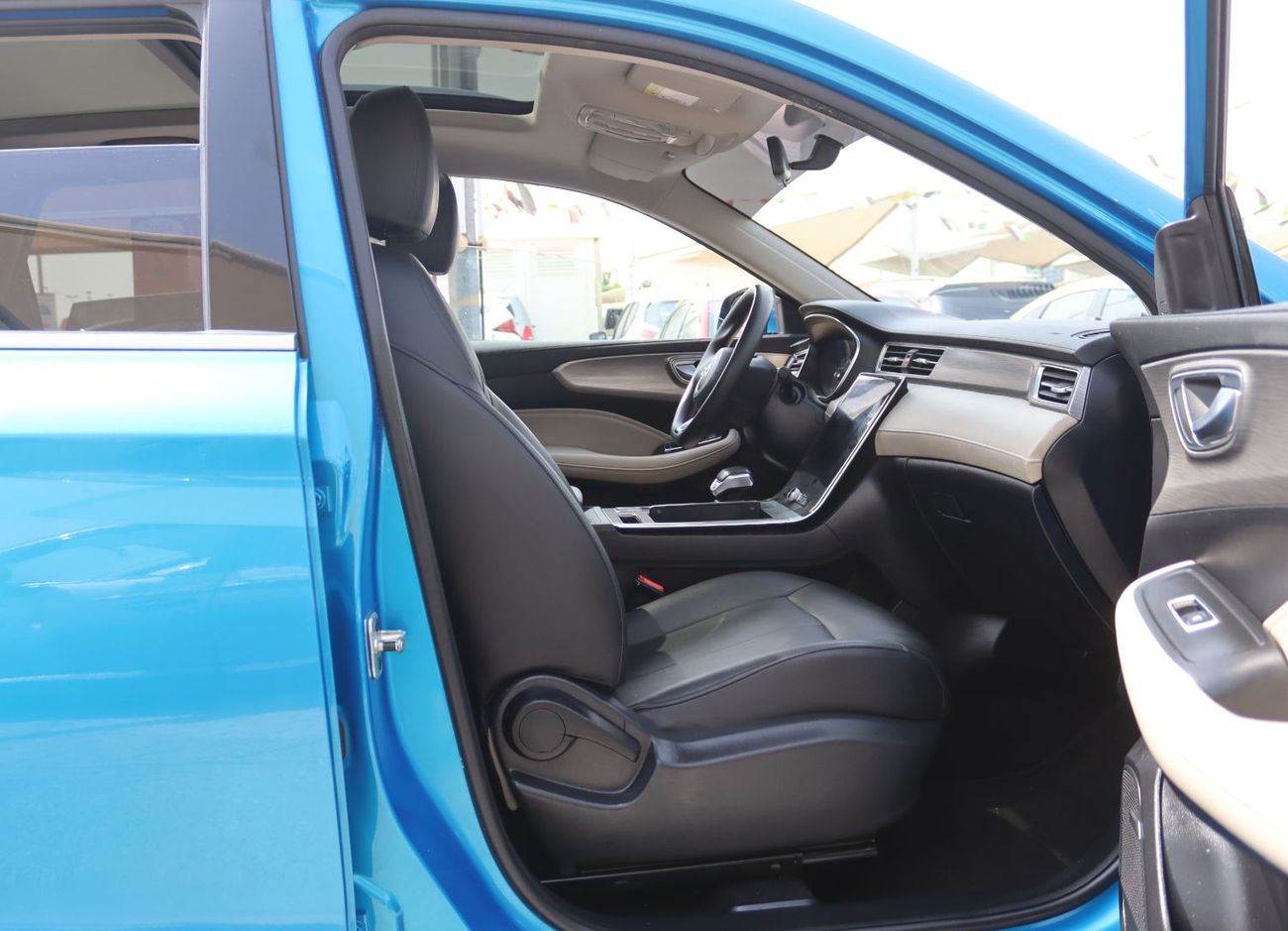 أم جي RX5 آم جى - RX5 - موديل 2023- فل أوبشن - خليجى - بدون حوادث - 1.5- بحاله ممتازه