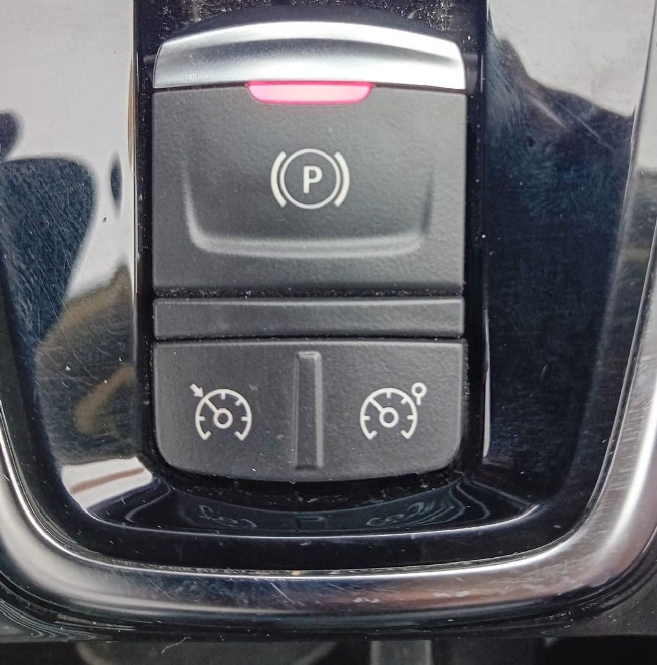 رينو كوليوس رينو كوليوس 4WD- 2019 -   خليجى بدون حوادث محرك 2.4L -  بحاله ممتازه