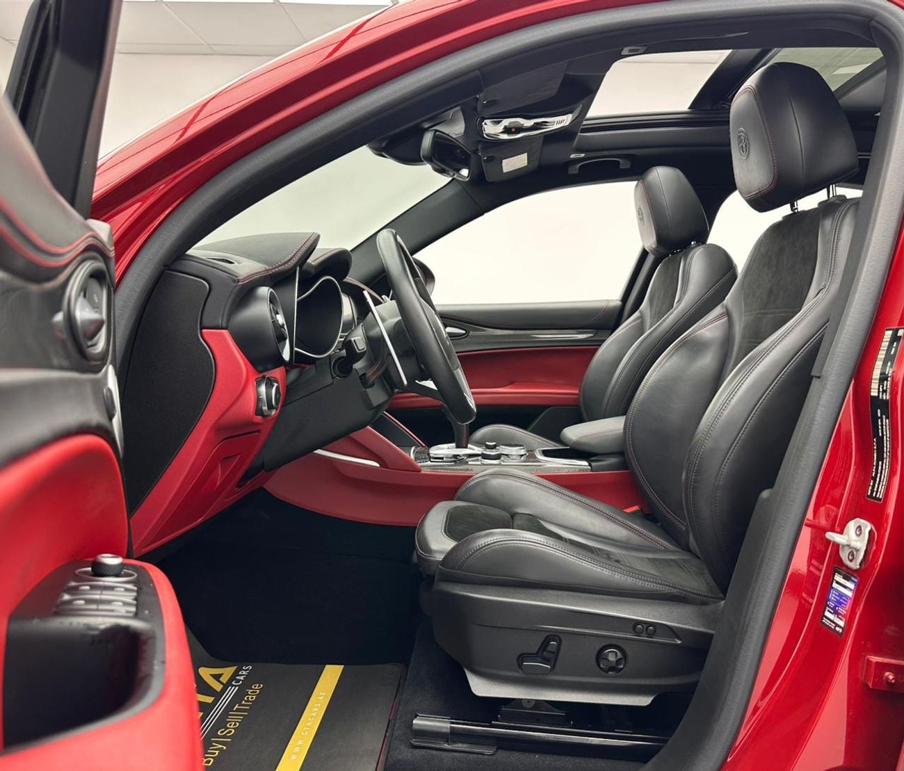 Alfa Romeo Stelvio 2020 Alfa Romeo Stelvio Quadrifoglio, Nov/2026 Alfa Romeo Warranty + Service Contract, FSH, GCC