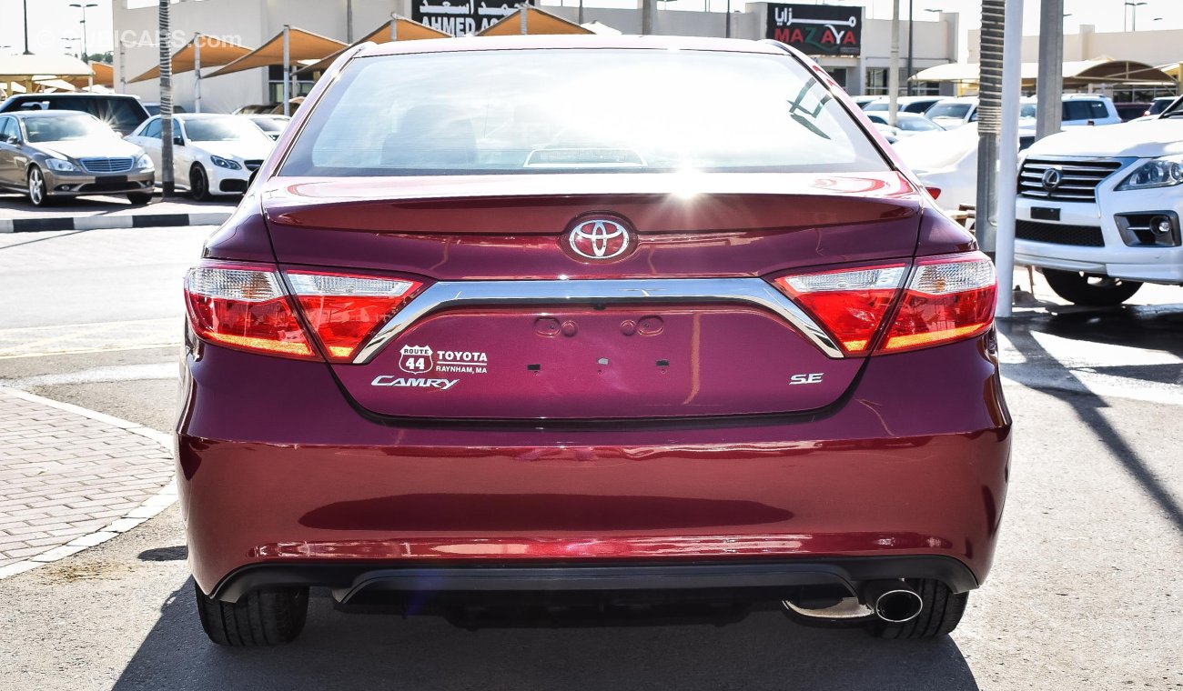 Toyota Camry SE