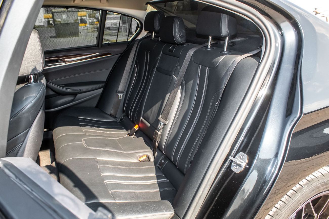 بي أم دبليو 520i