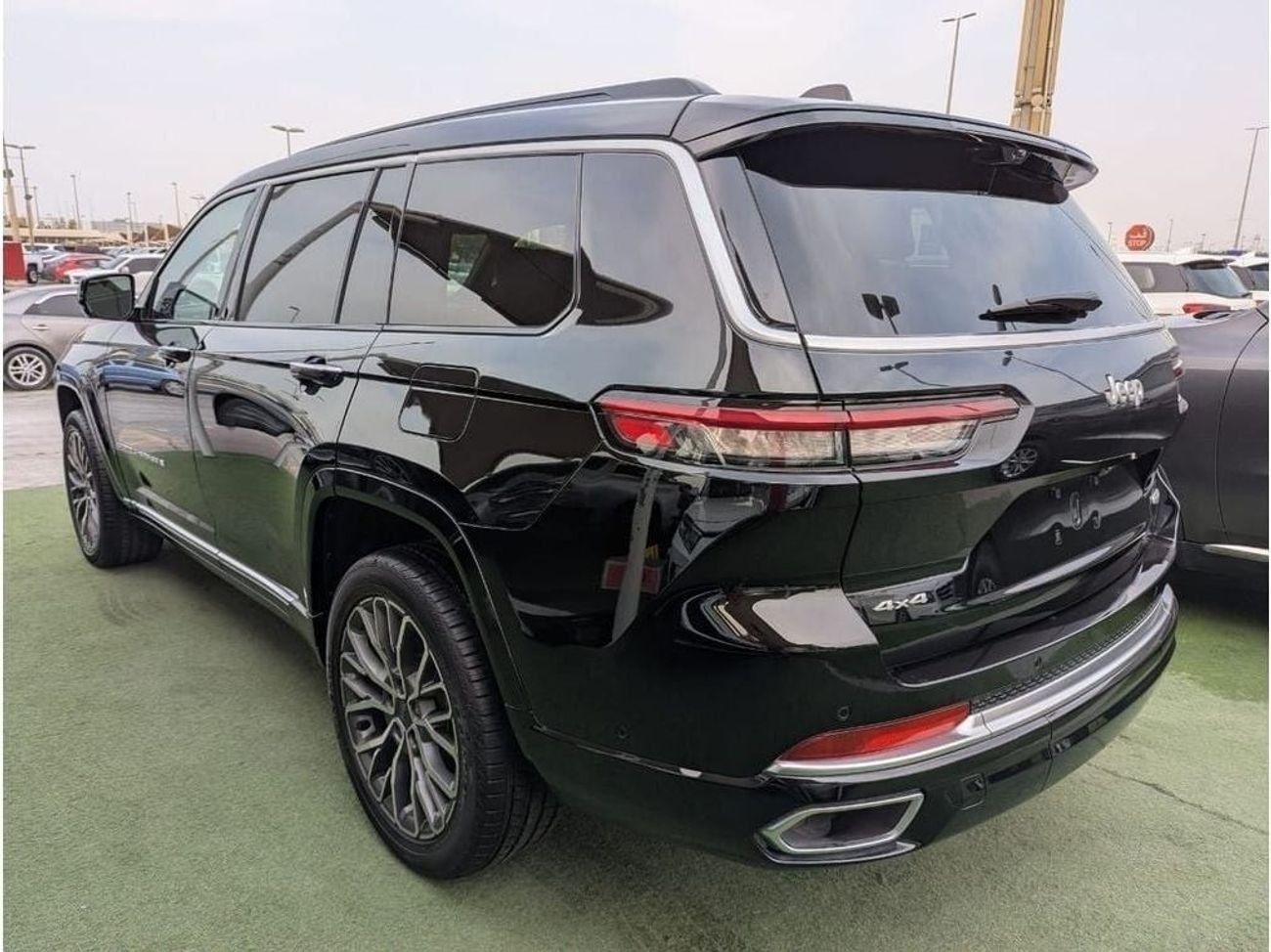 جيب جراند شيروكي Summit Reserve 5.7L JEEP GRAND CHEROKEE SUMMIT 2024 V8 engine 5.7L zero kilometer American clean car