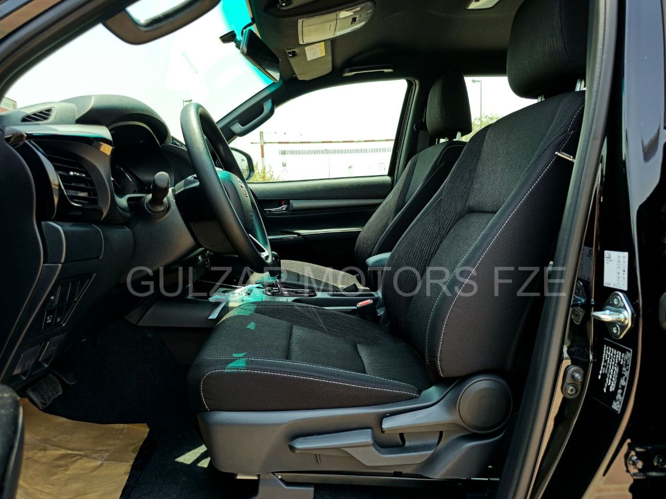 Toyota Hilux HILUX ADVENTURE PETROL 4.0L - FULL WITH COMPRESSOR - BLACK INSIDE BLACK - OMANI