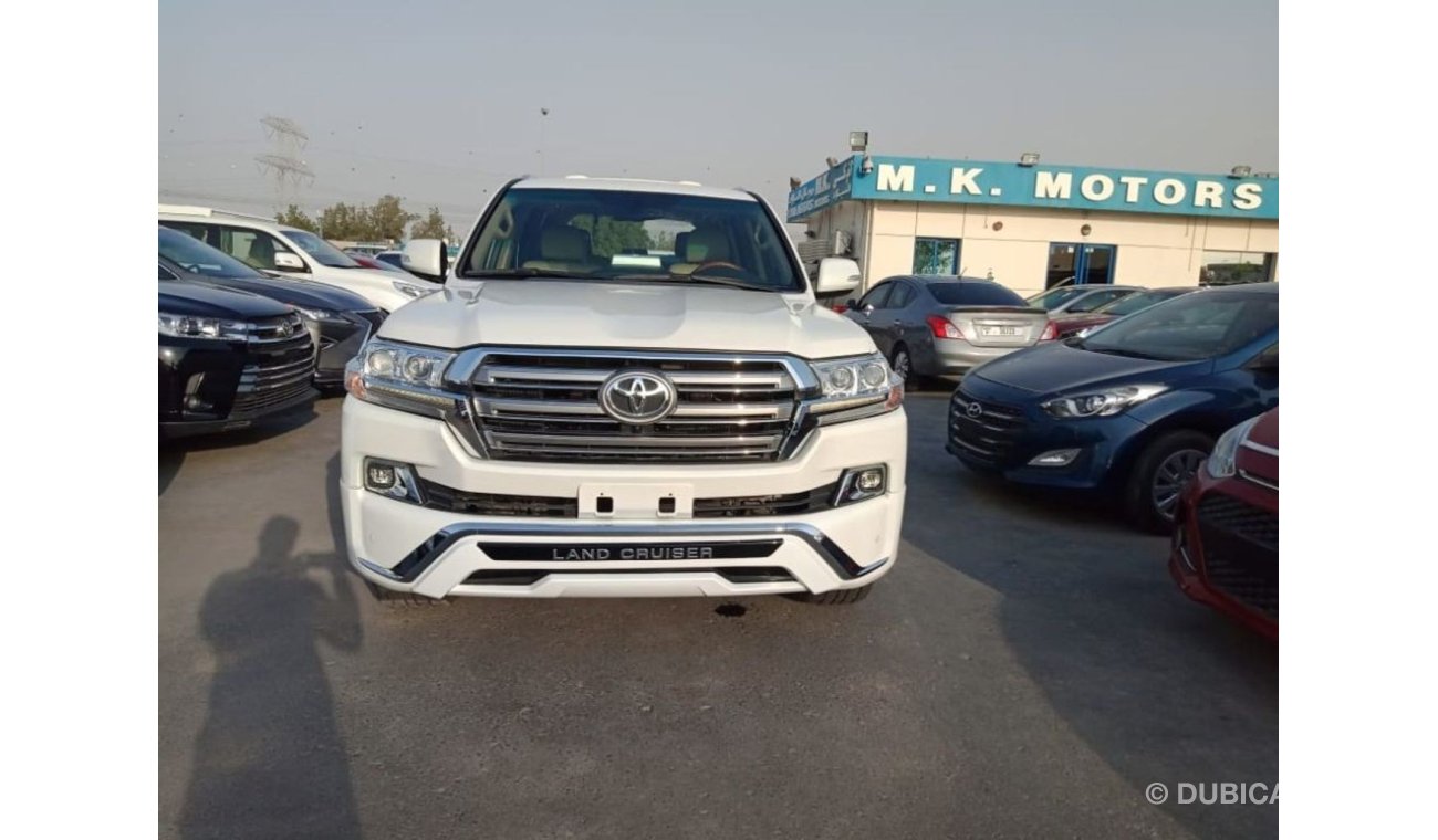 تويوتا لاند كروزر LAND CRUSIER GXR V6 2011