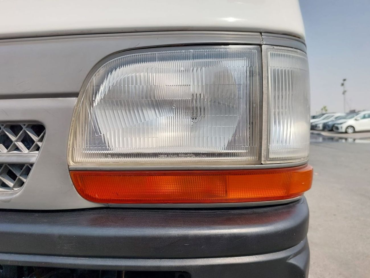 تويوتا هاياس TOYOTA HIACE COMMUTER VAN RHD 2001 MODEL 3.0 L DIESEL MANUAL(PM08349)