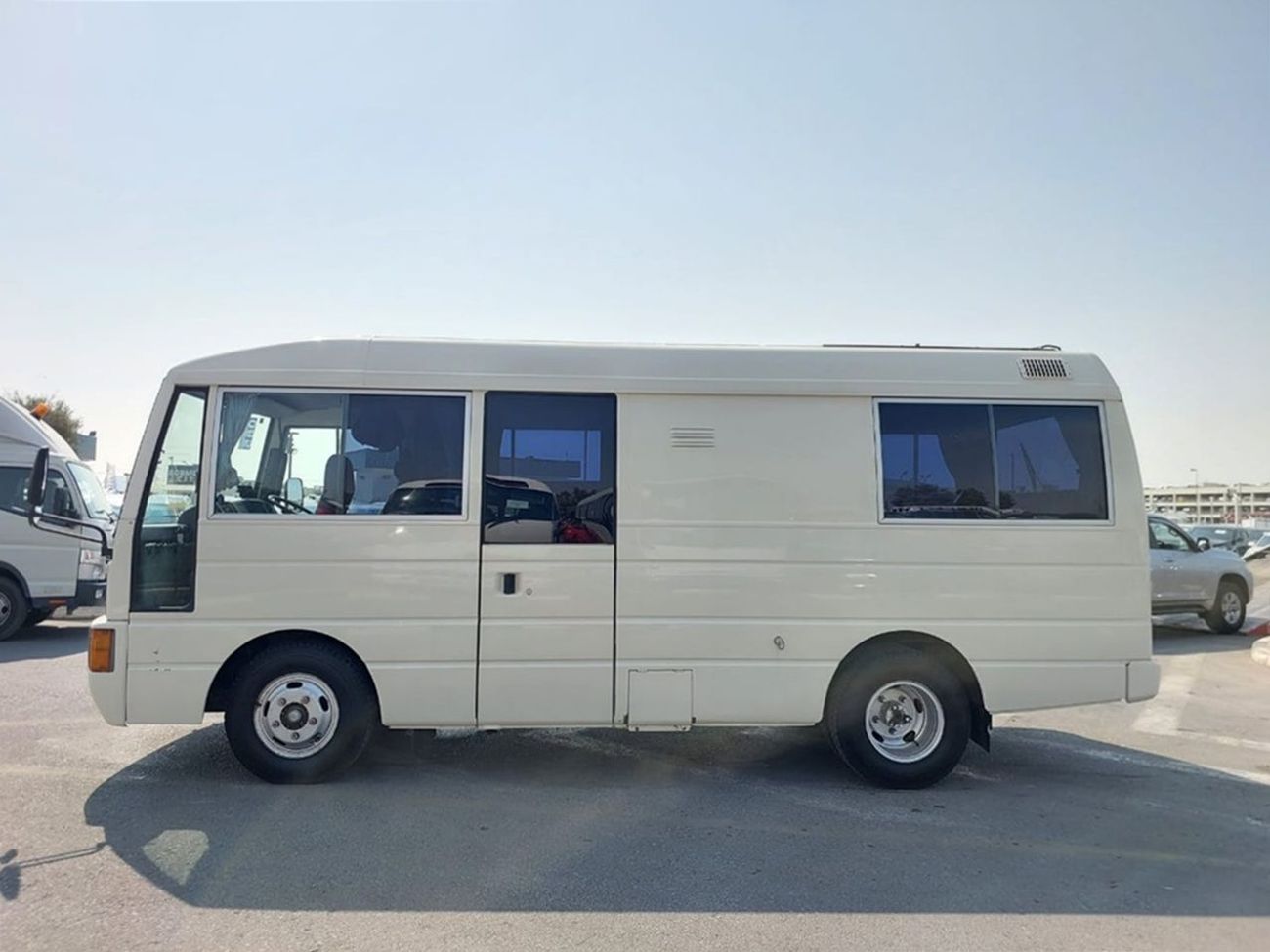 نيسان سيفيليان NISSAN CIVILIAN BUS RHD 1996 MODEL 4.1 L DIESEL MANUAL(PM00562)