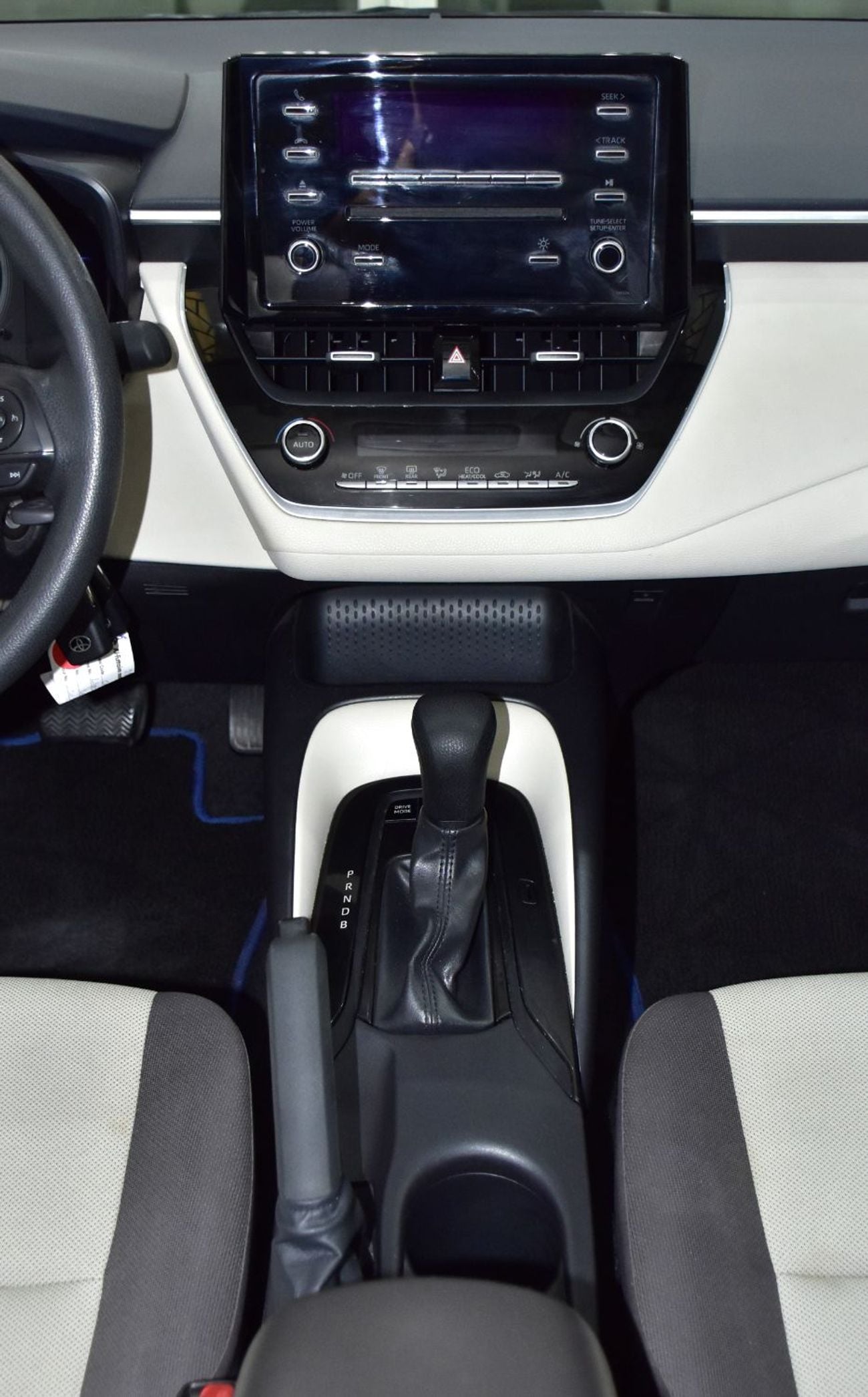 تويوتا كورولا EXCELLENT DEAL for our Toyota Corolla Hybrid ( 2020 Model ) in White Color GCC Specs