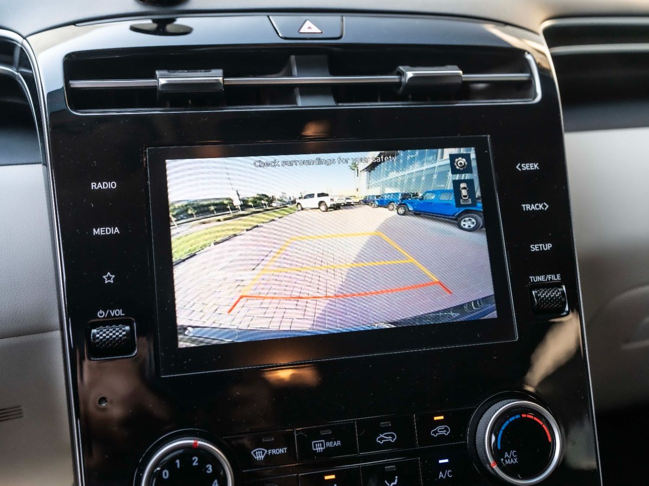 هيونداي توسون 2.0L Smart (FWD)