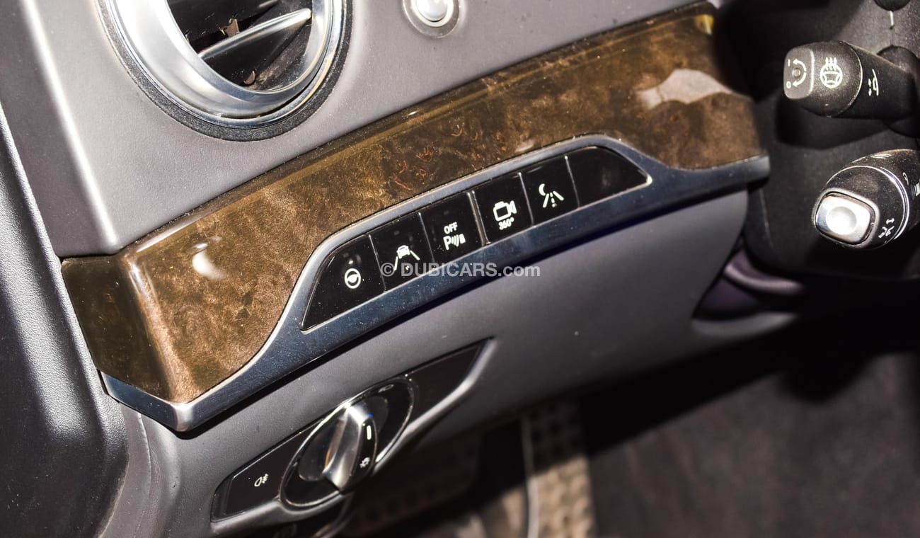 Mercedes-Benz S 63 AMG V8 Biturbo 4Matic