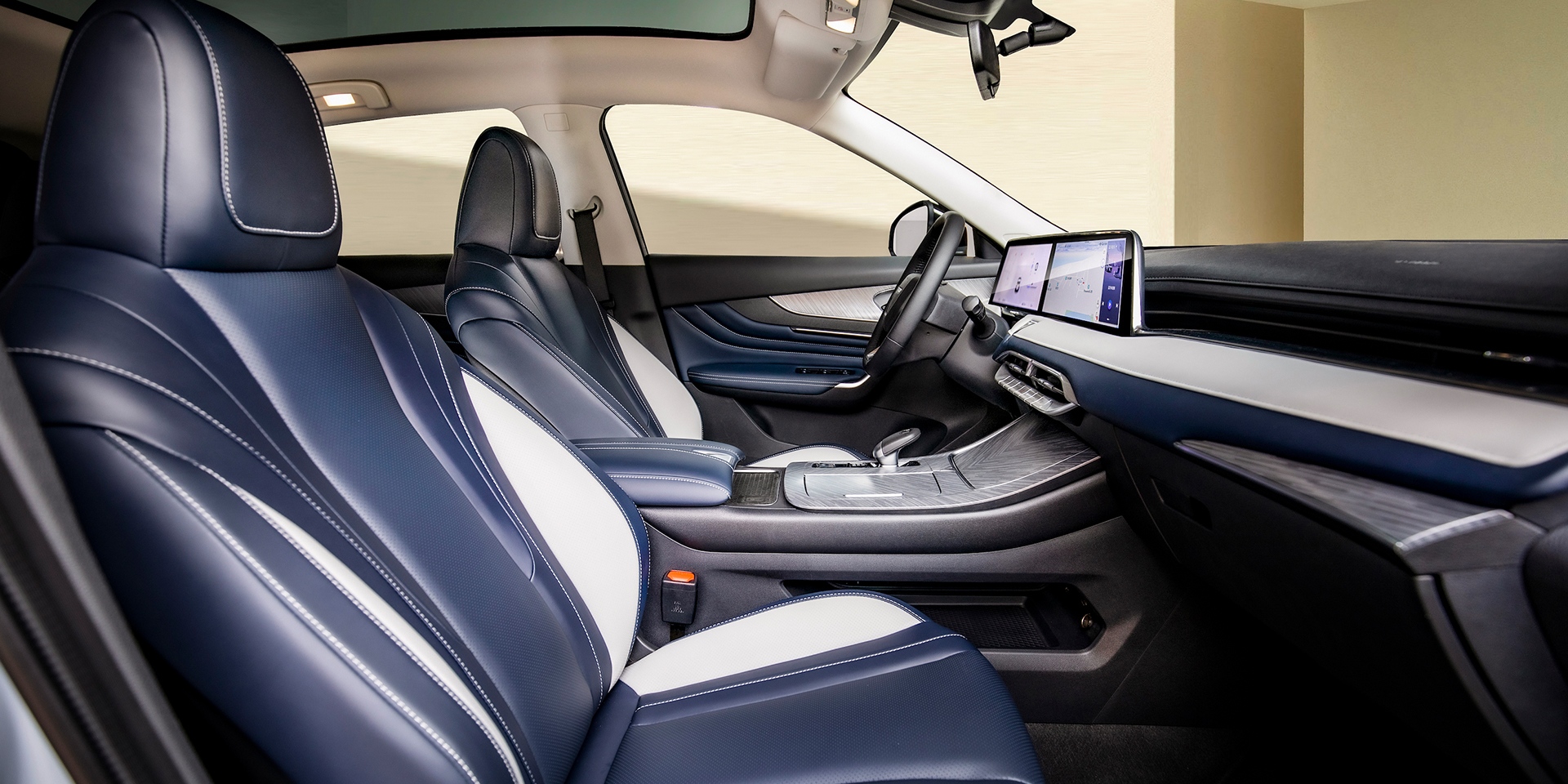 فينوسيا V interior - Seats