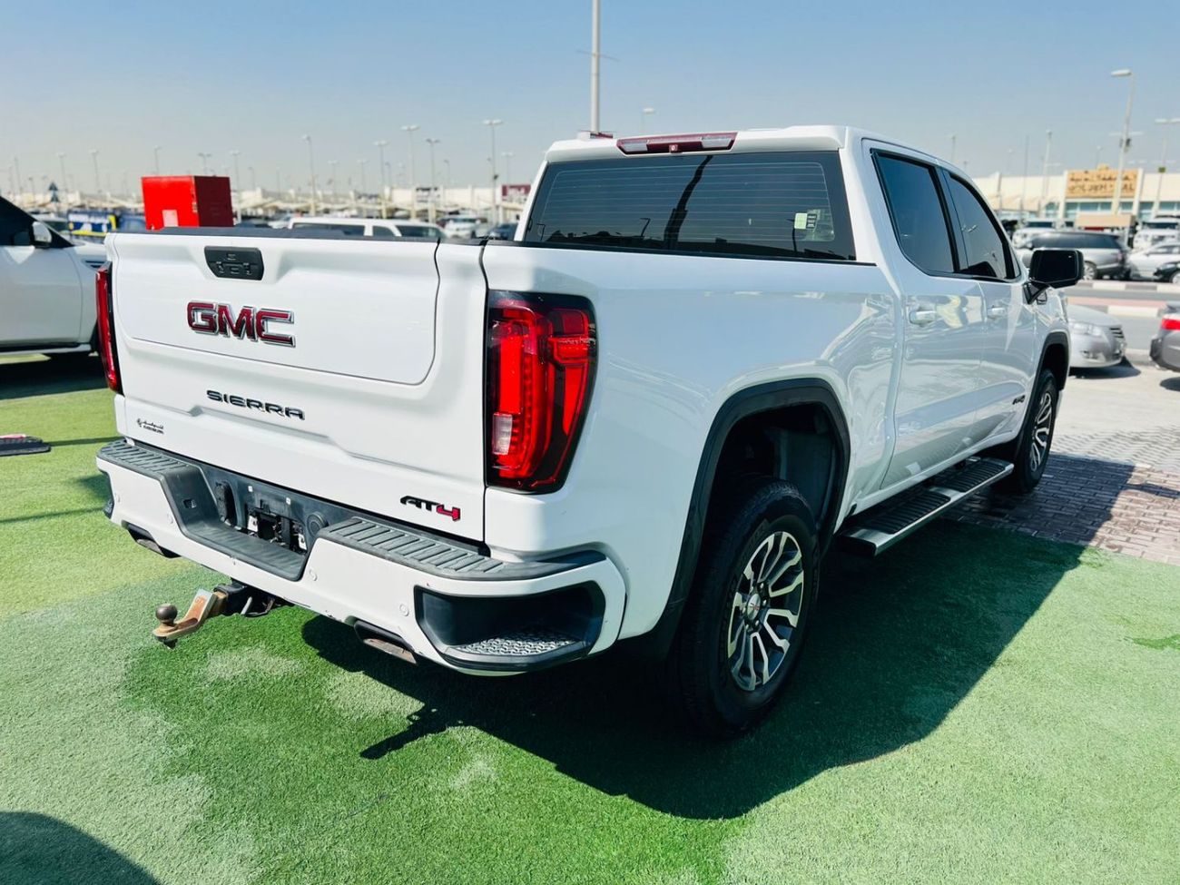 جي أم سي سييرا 5.3L V8 SLT Crew Cab (AWD)