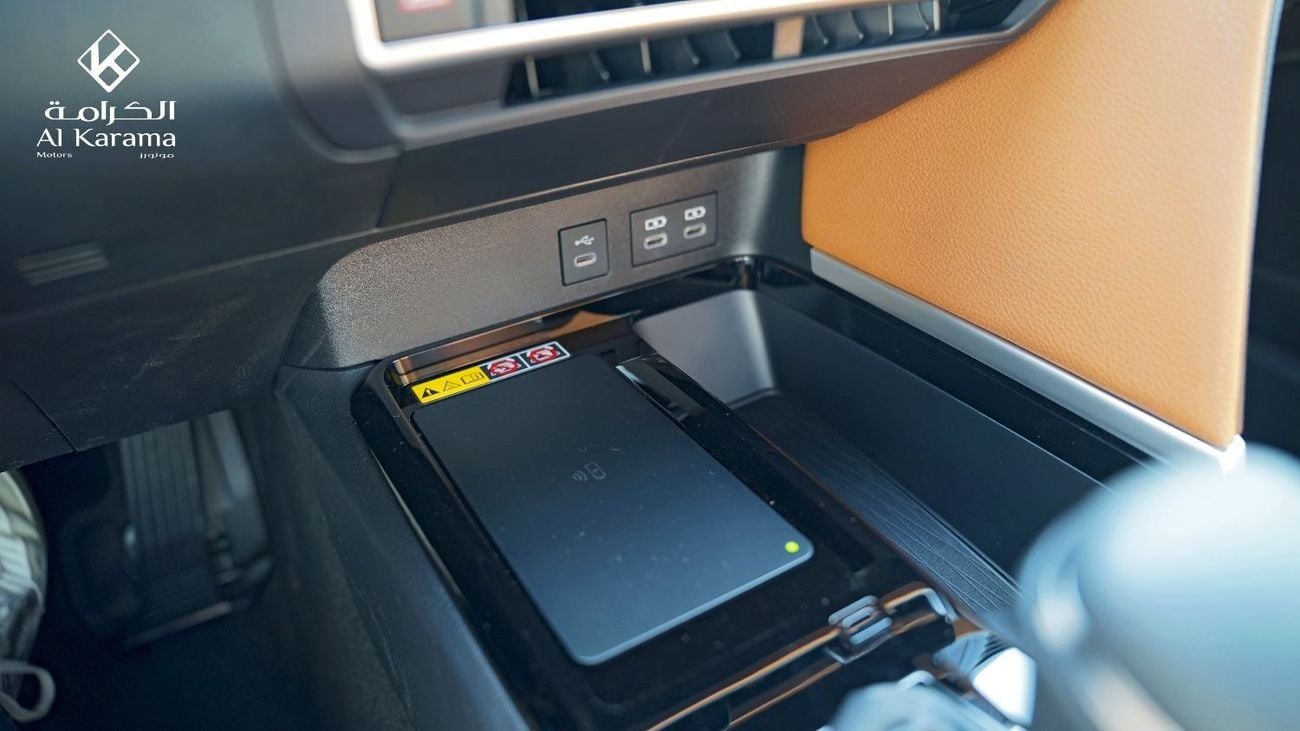 Toyota Camry Lumiere, 2.5L Hybrid with Seat Memory & Ventilation, Radar, 360 Camera