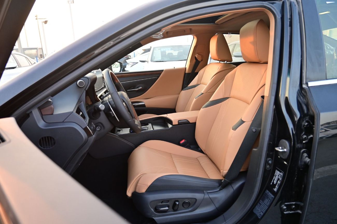 Lexus ES300h Lexus ES300H 2.5L Hybrid, Color Black Model 2024