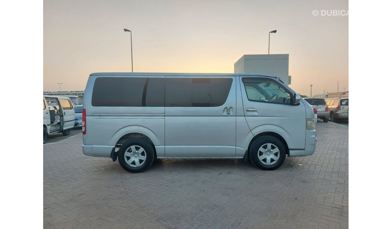 تويوتا هاياس TOYOTA HIACE VAN RIGHT HAND DRIVE (PM1639)