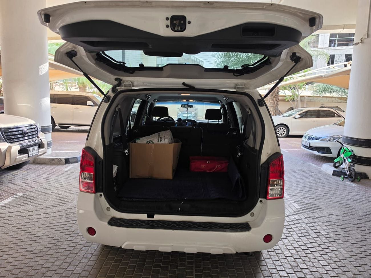 Nissan Pathfinder 4.L Engine - GCC Specs - New 5 Tires and Battery - Well Maintained