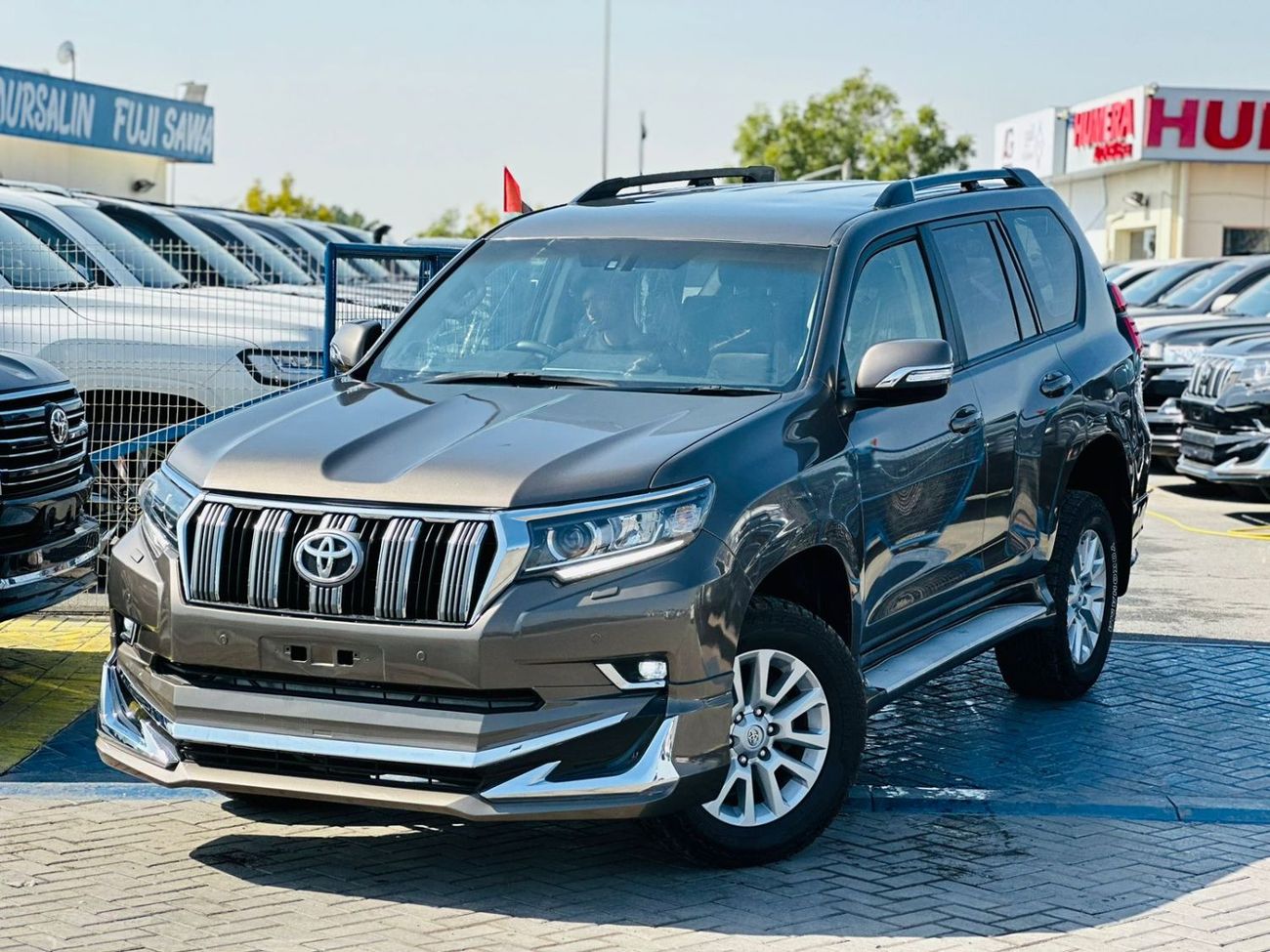 Toyota Prado Toyota Prado 2017 golden colour RHD diesel engine 7 seaters