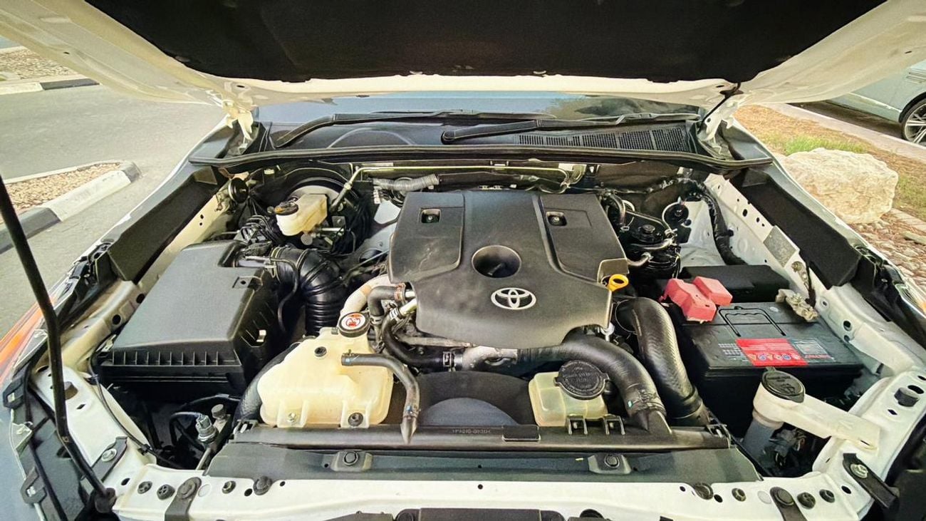 تويوتا هيلوكس GR BODY KIT INSTALLED | POWER SEATS | NUDGE BAR | 2.8L | 2024 | AUTOMATIC