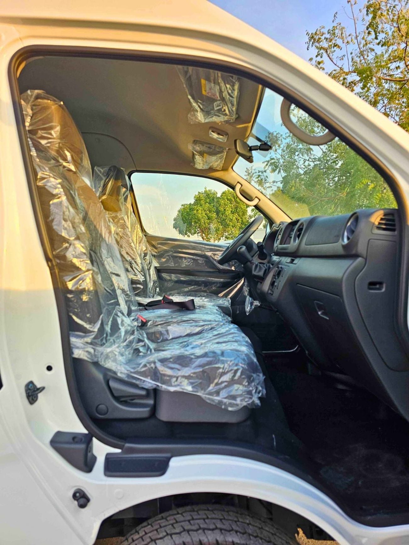 نيسان أورفان HIGHROOF | M/T | PANEL VAN | 2.5L V4 PETROL | FRONT COOLER (CODE#NHURPP)