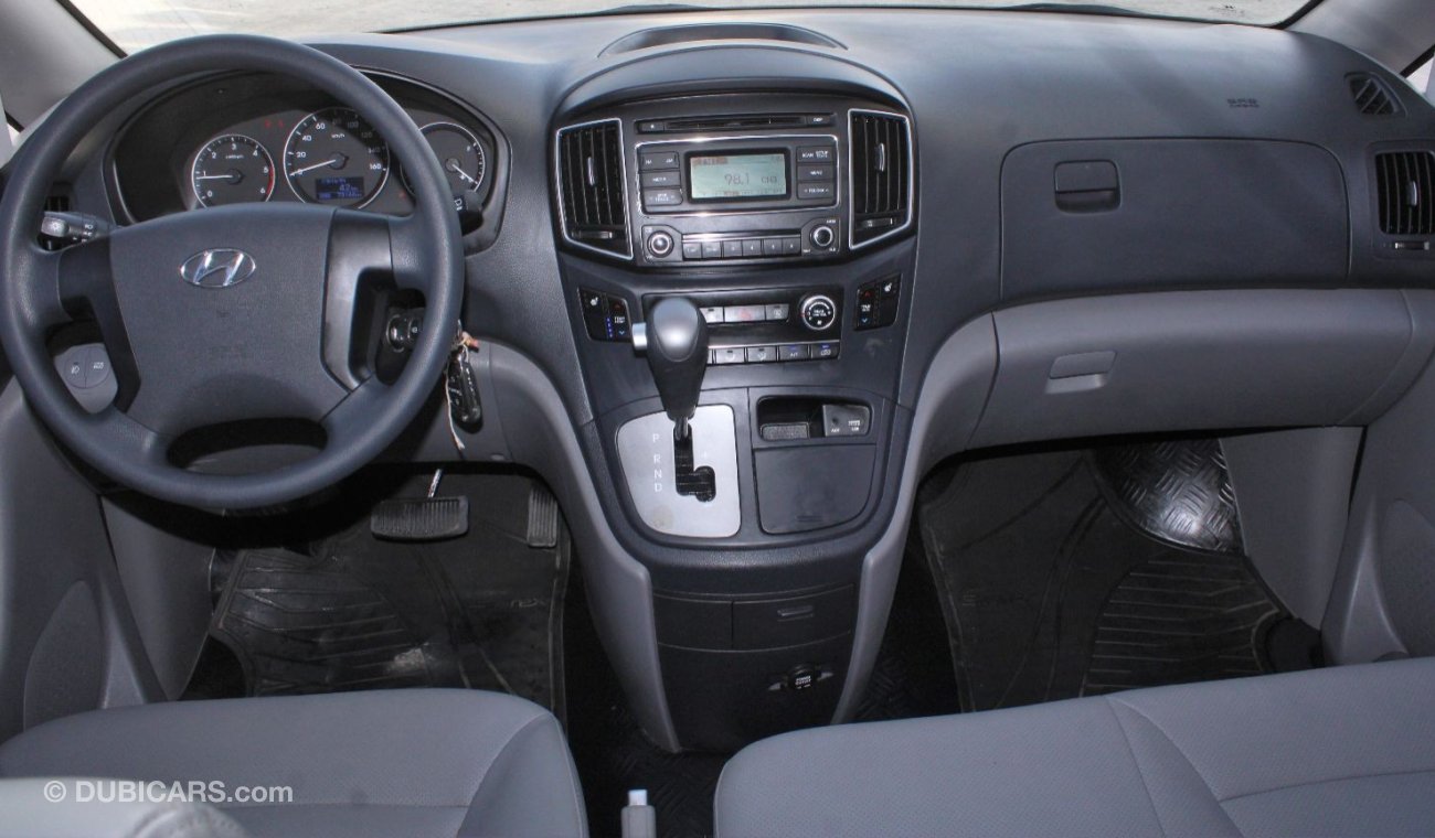 هيونداي جراند ستاريكس هيونداي h1 جراند استاركس 2017 وارد كوريا أوراق جمارك بحالة ممتازة بدون حوادث