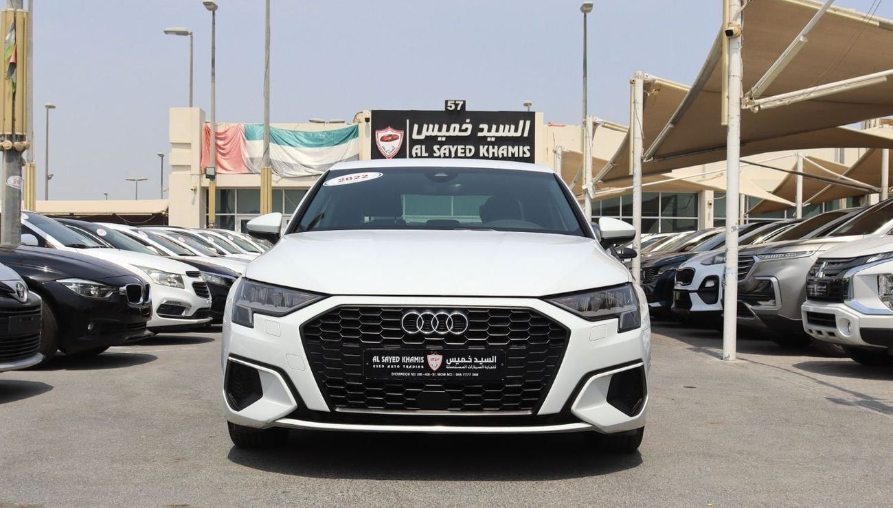 Audi A3 35 TFSI 1.4L 35  AUDI 2022 GCC model in excellent condition with a 1.4L engine - 4 cylinders and a m