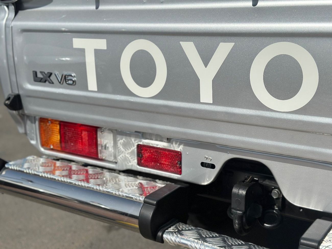 Toyota Land Cruiser Pick Up Std 4.0L Single Cab Utility 4WD