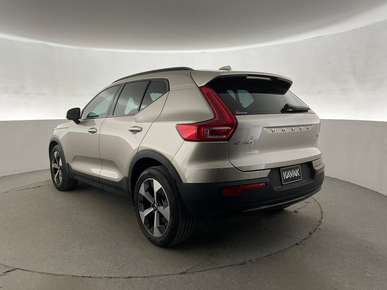 Volvo XC40 B4 Ultimate | National Day Celebration | Guaranteed Warranty | 0 Down Payment