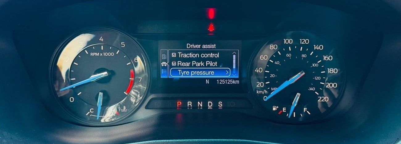 Ford Explorer Std 3.5L 4WD