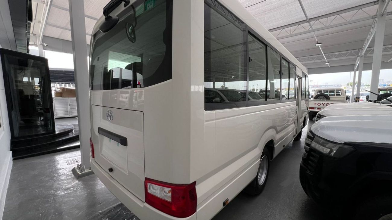 تويوتا كوستر EXPORT ONLY - Coaster 4.2L V6 DSL MT