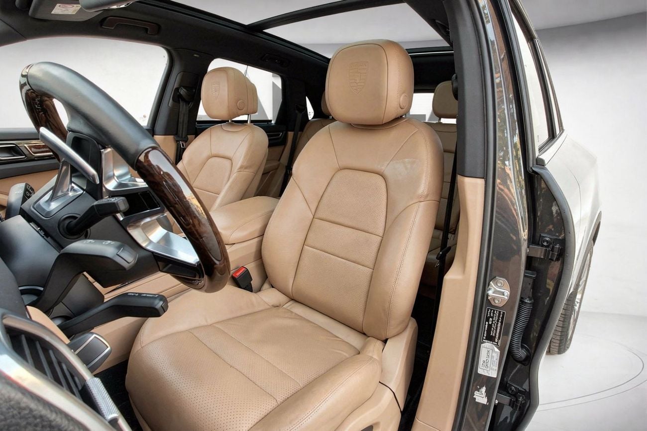 Porsche Cayenne Base AED 2,937 P.M l 0% Down Payment l Cayenne l 1 Year Warranty