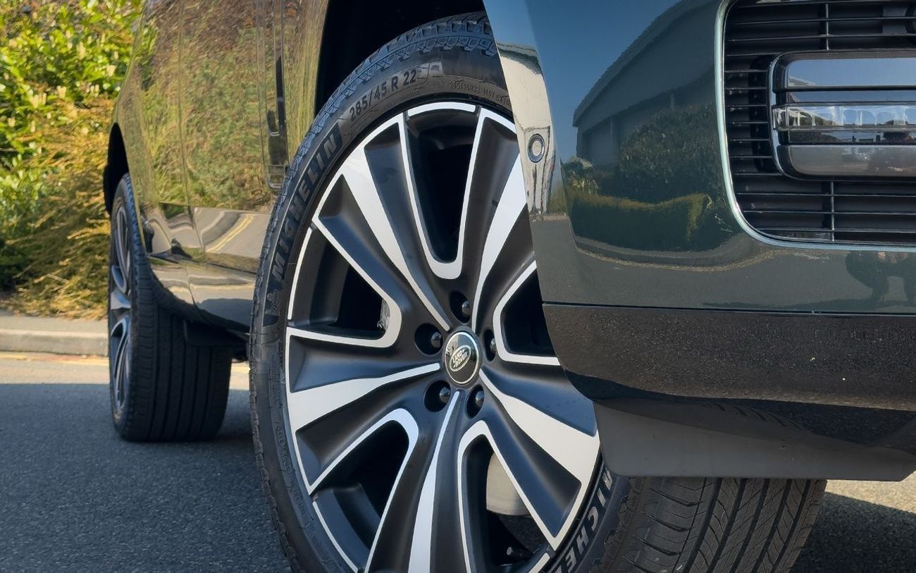 Land Rover Range Rover Autobiography 3.0L P460e LWB RIGHT HAND DRIVE