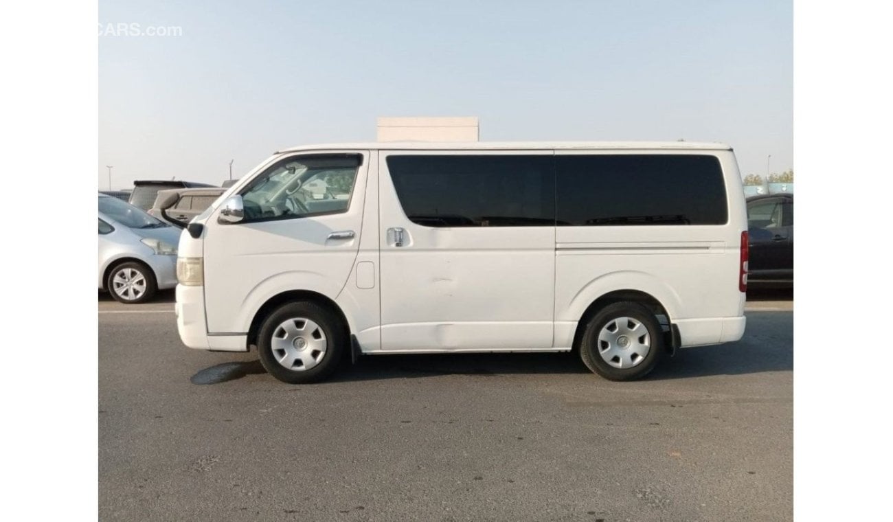 تويوتا هاياس TOYOTA HIACE VAN RIGHT HAND DRIVE (PM 887)