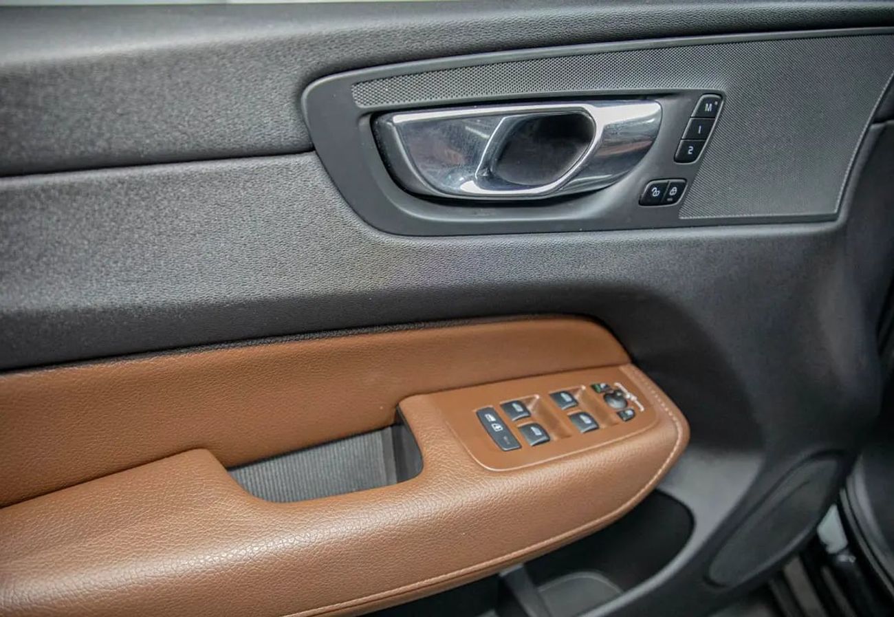 Volvo XC60 T5 Momentum 2.0L AWD