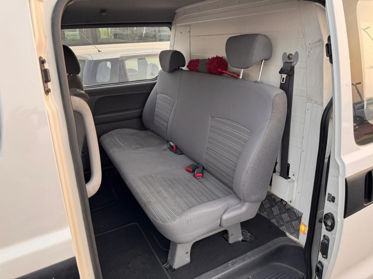 Hyundai H-1 T Q MT 6P  2.4L VAN RWD