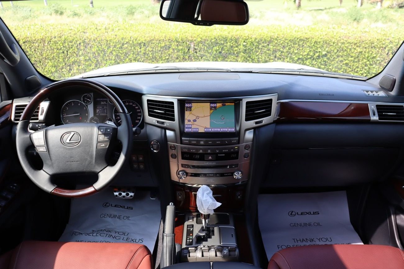 Lexus LX 570 Sport Platinum Lexus LX570s / 2015 / GCC / Only 23,000Km
