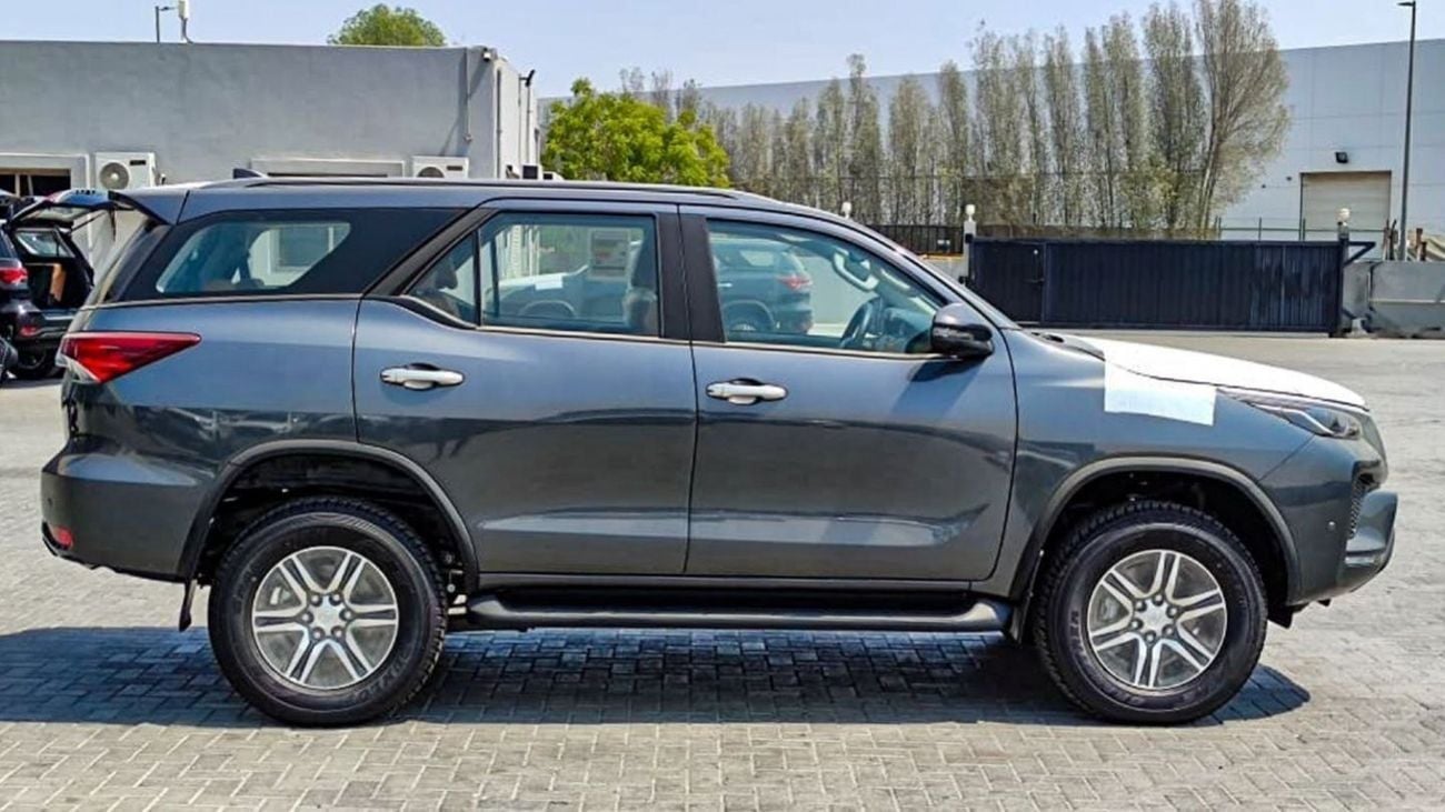 تويوتا فورتونر EXR FORTUNER 2.7L AT 4WD 7SETER