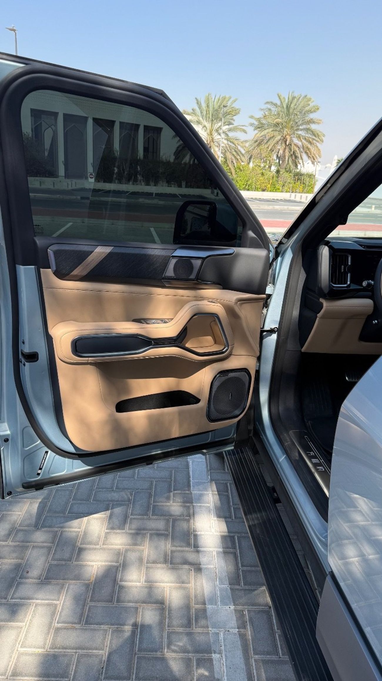 BYD Leopard 8 Smart and Brave Flagship Edition (7 Seats)