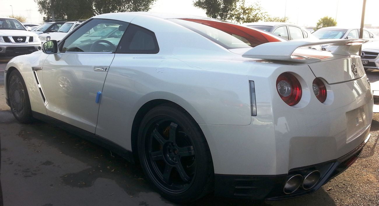 Nissan GTR BLACK EDITION