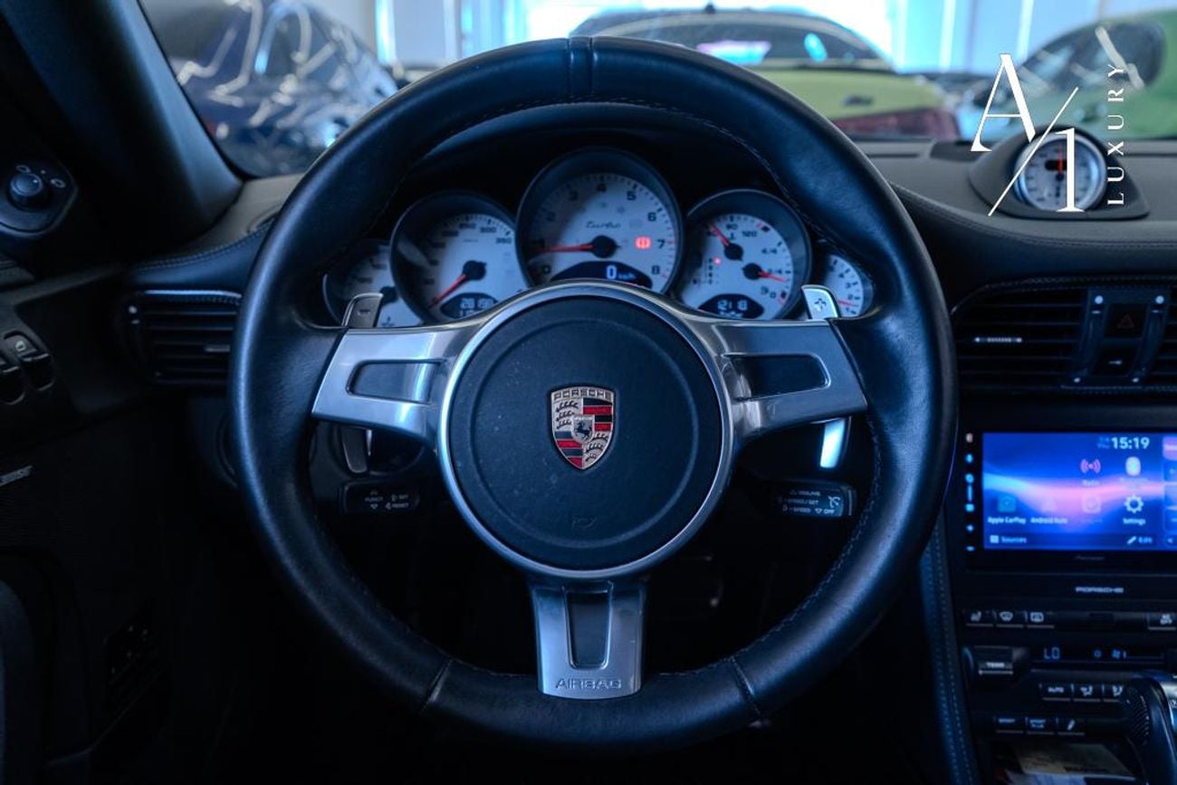 Porsche 911 2010 Porsche 997.2 Turbo, Sport Chrono Package, Carbon Fiber Package, Very Low Kms, 480HP