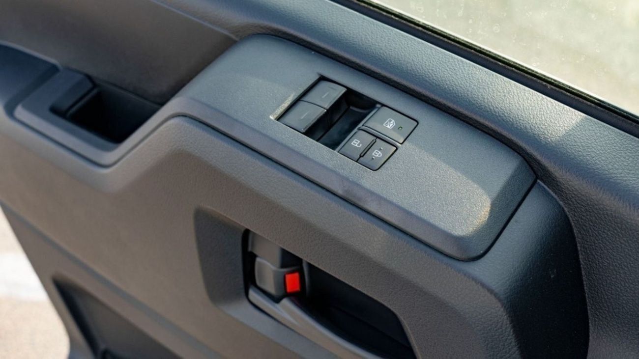 Toyota Hiace 3.5 Petrol  A/T  High Roof New shape 2026