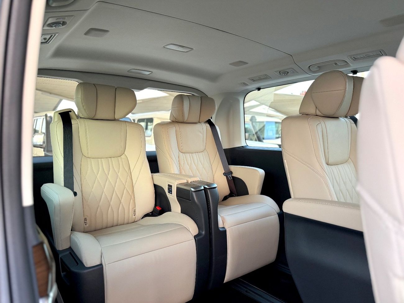 تويوتا جرافينا Granvia V full specs || Gcc