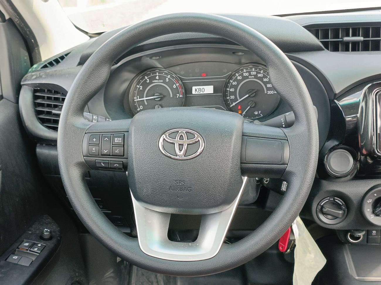 Toyota Hilux 2.7L 4CY PETROL,M/T / SINGLE CABIN / POWER WINDOW / 4WD / CODE # B154397