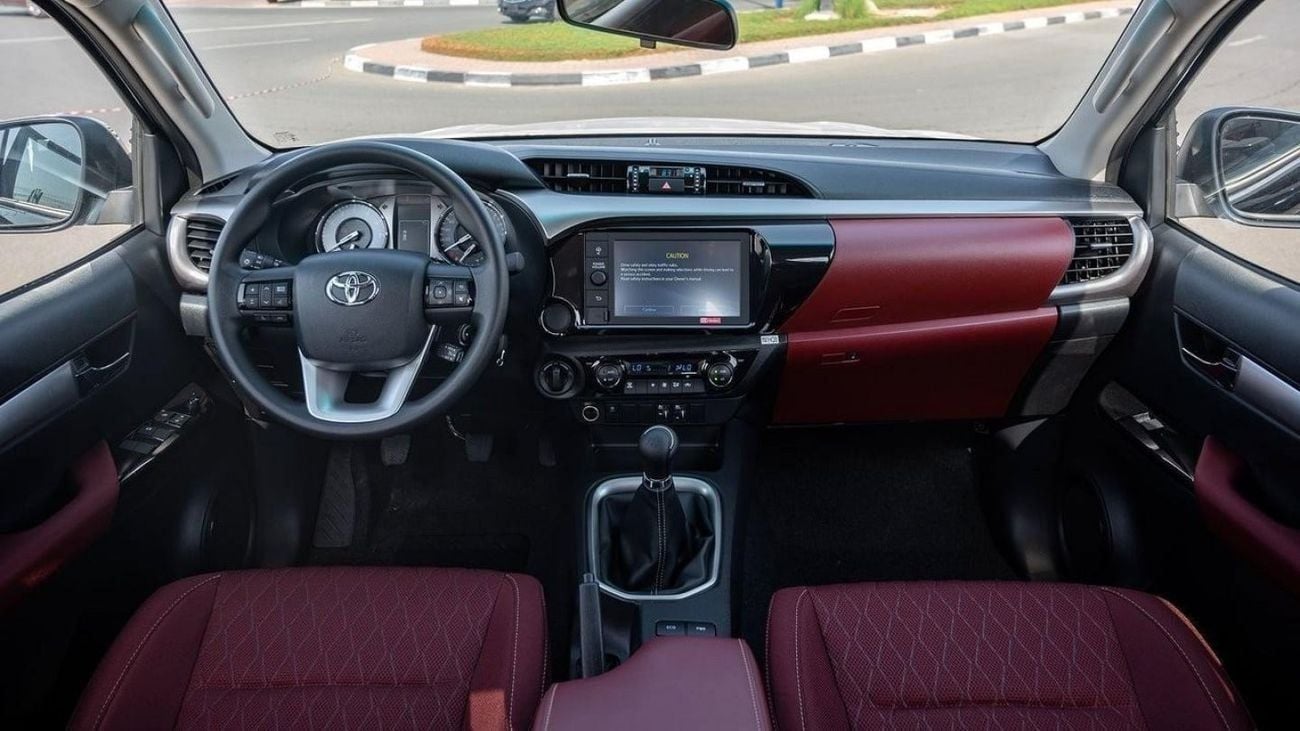 تويوتا هيلوكس SGLX TOYOTA HILUX SR5 2025 PETROL MANUEL 2.7L