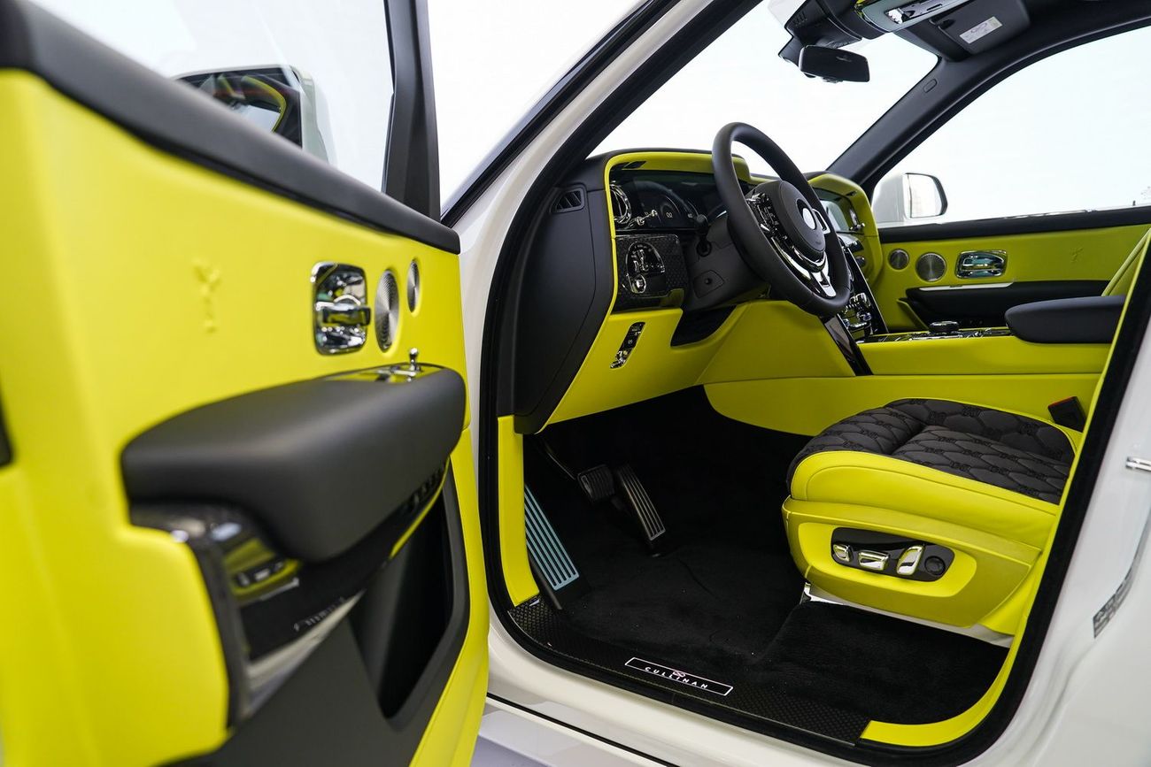 Rolls-Royce Cullinan BLACK BADGE DUALITY SEATS