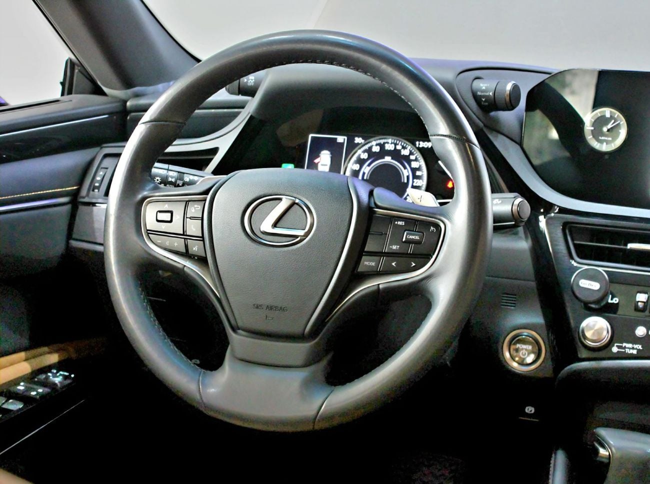 لكزس ES300h GCC // NO ACCIDENTS NO PAINT