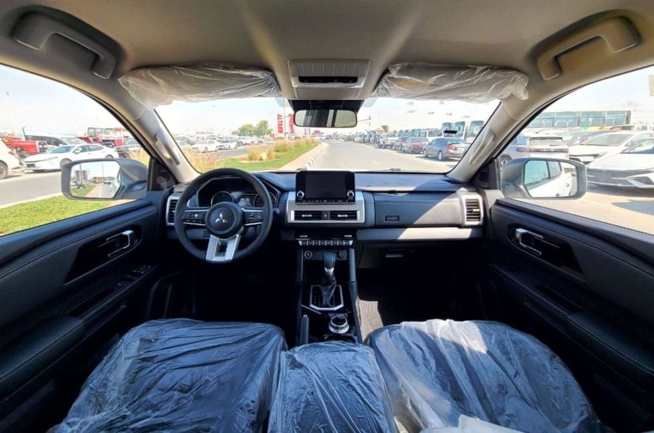 ميتسوبيشي L200 Sportero 2.4L DSL DC 4WD 6AT Chrome Edition